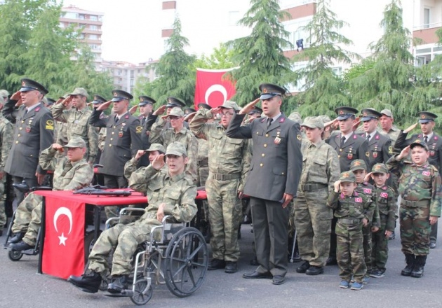 Engelliler askerlik heyecanı yaşadı 17