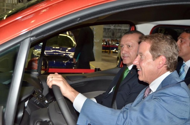 Bill Ford, Erdoğan'a şoförlük yaptı 8