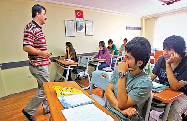 OECD Ülkeleri ve Türkiye’de Öğretmen 22