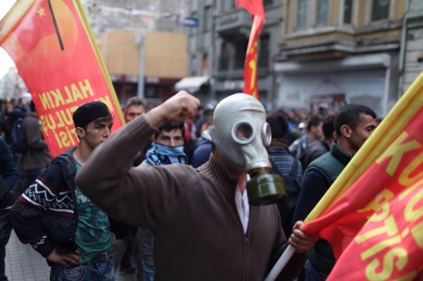 Taksim'de göstericiler polis müdahalesi 20