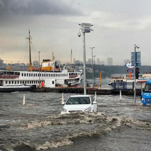 İstanbul'a öyle bir yağmur yağdı ki... 1