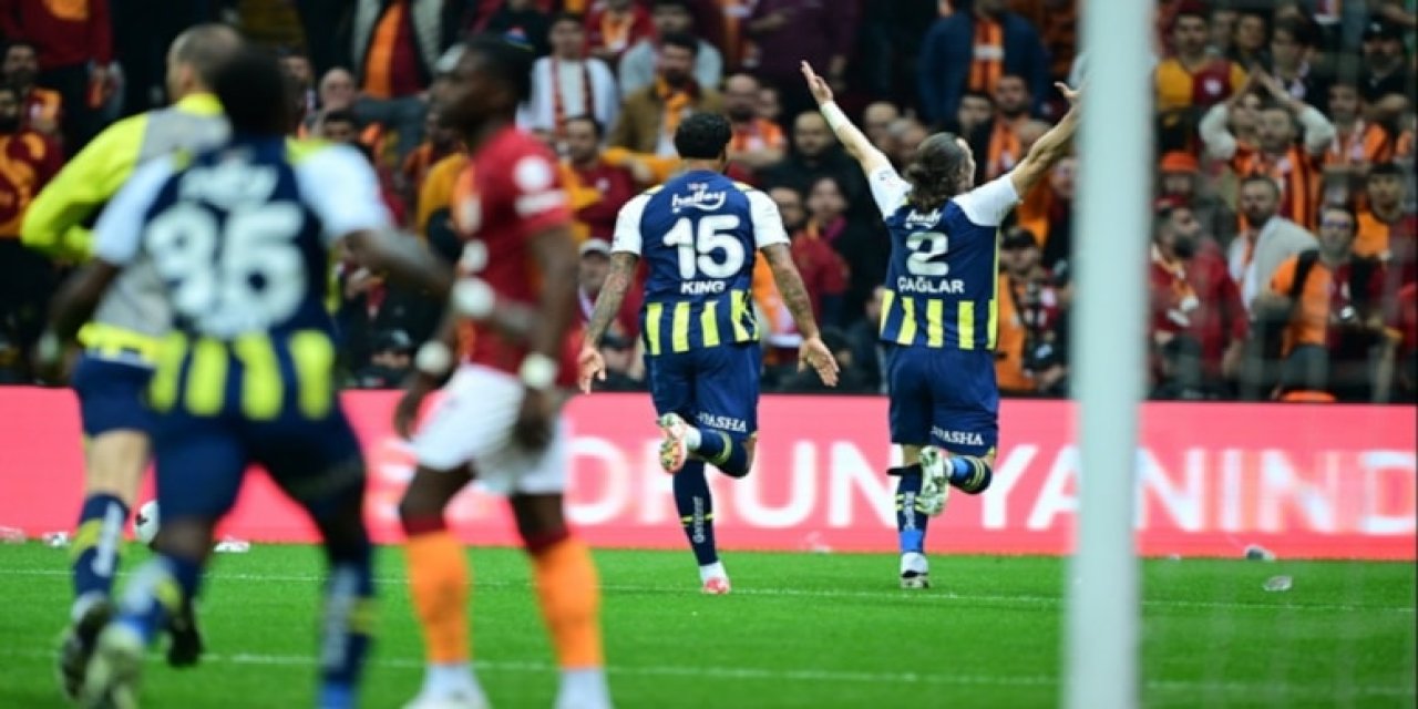 Fenerbahçe, Galatasaray'ı deplasmanda yendi! Şampiyon son hafta belli olacak