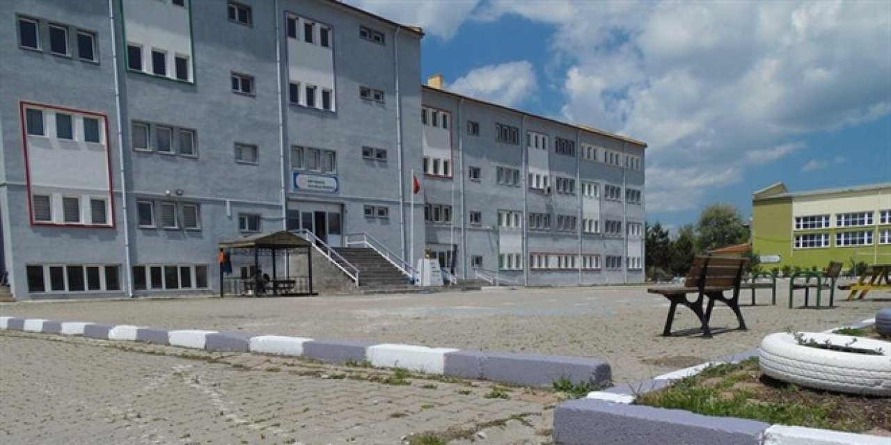 Hükümlüler okullara yeni görünüm kazandırıyor