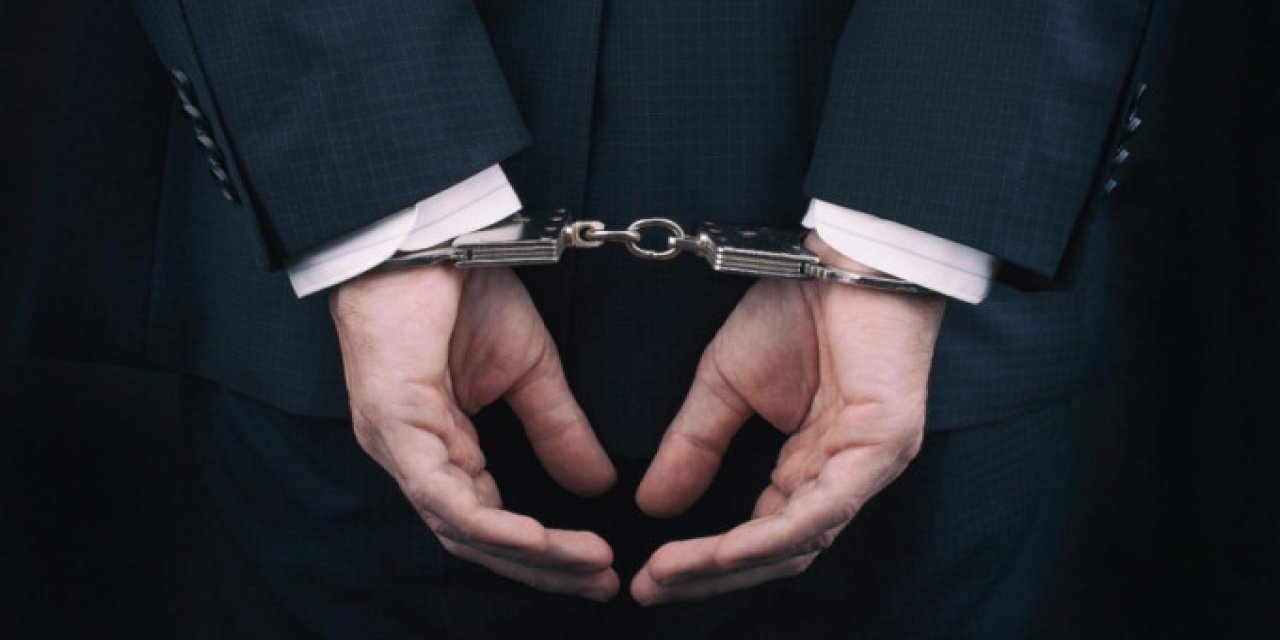 Kadın Öğretmen Fark Etti: Okul Tuvaletinde Gizli Kamera