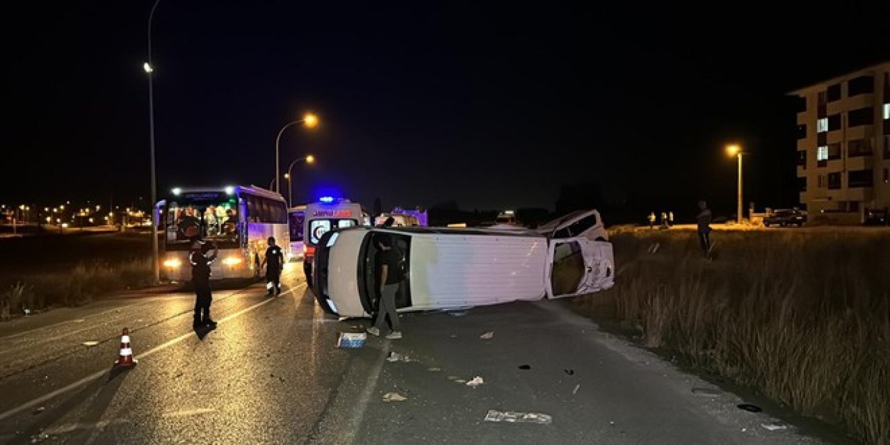 Kütahya'da 4 araç birbirine girdi: 1 ölü, 8 yaralı