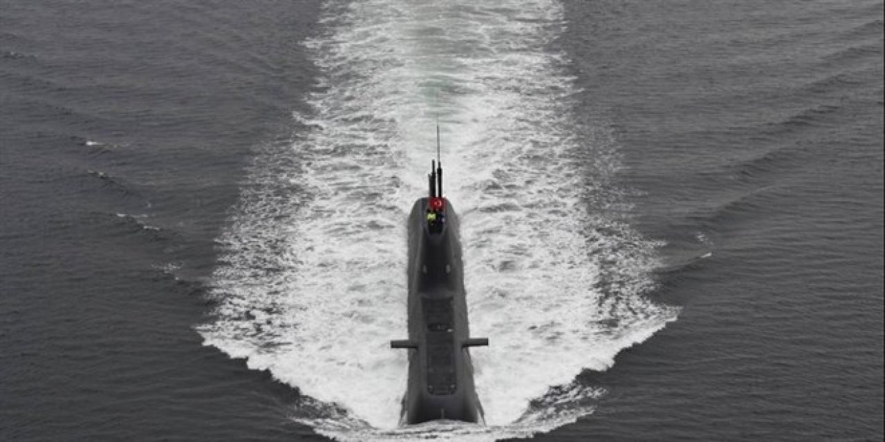 Türkiye'nin yeni denizaltısı 'Pirireis' göreve başladı