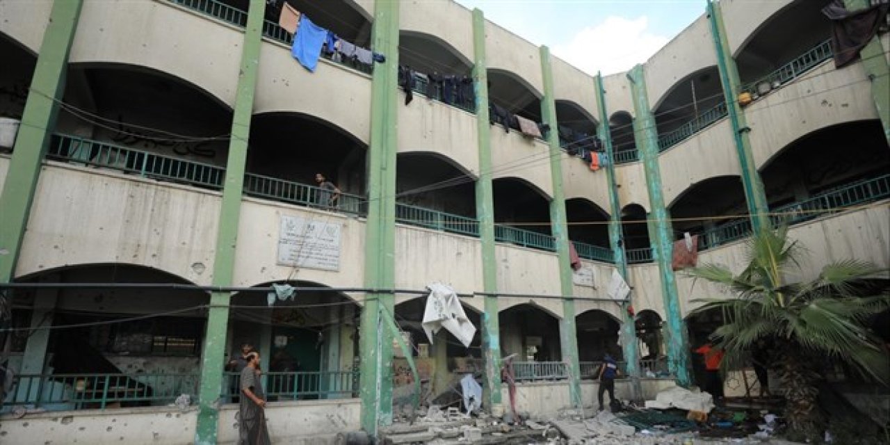 Katil İsrail Gazze'de yine okula saldırdı: 5 Filistinli hayatını kaybetti