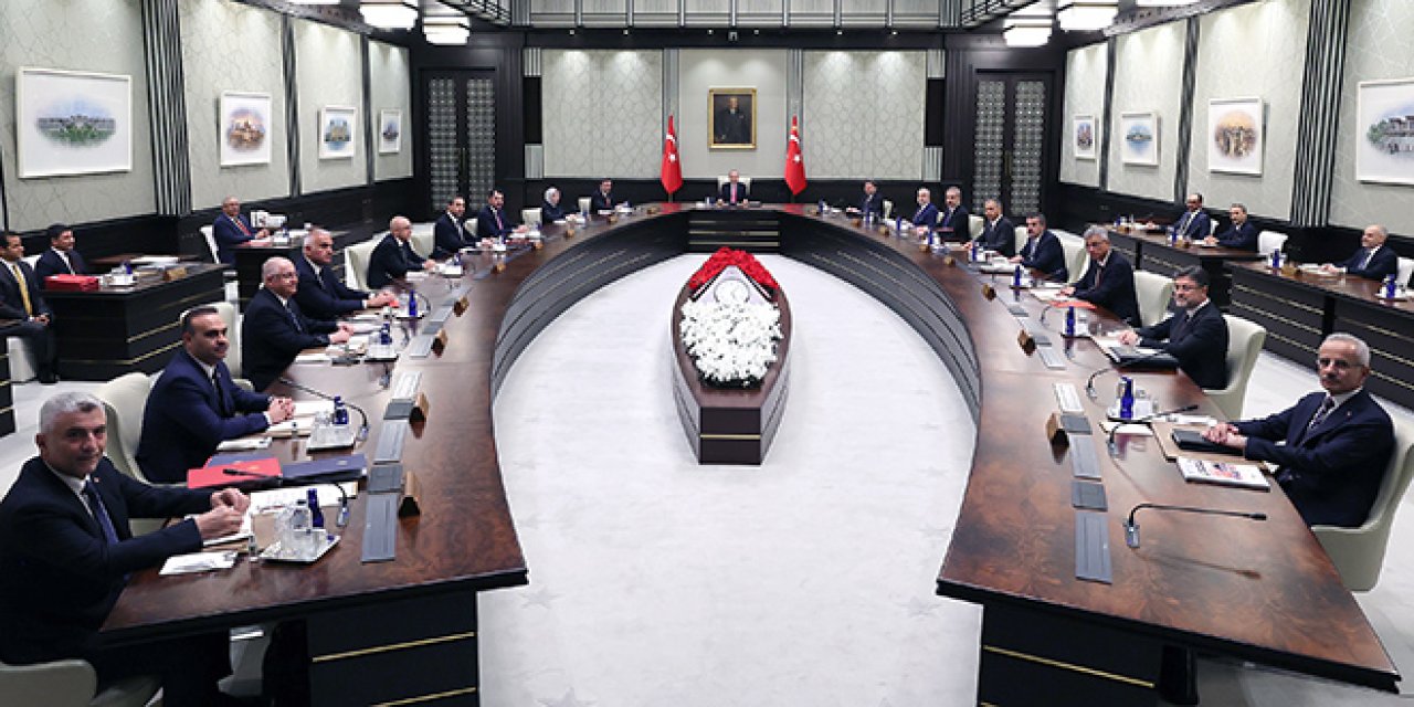 İddia: AK Parti'de Yönetim ve 5 Bakan Değişiyor