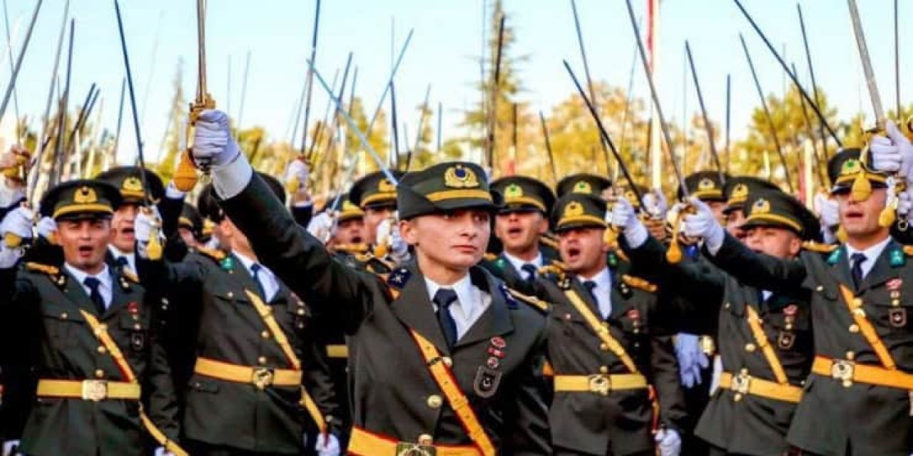 ‘Kılıçlı yemin’ soruşturması: 5 teğmen, 3 disiplin amiri TSK’dan ihraç edildi