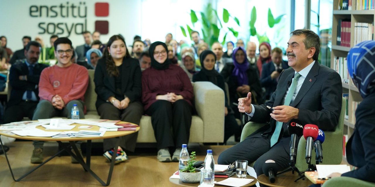 Yusuf Tekin: Üniversiteler bilim insanı yetiştirsin, biz de öğretmen yetiştirelim