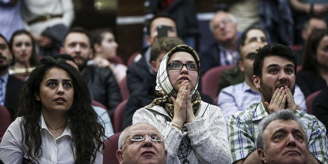 10 bini akademiye olmak üzere 25 bin öğretmen atanacak