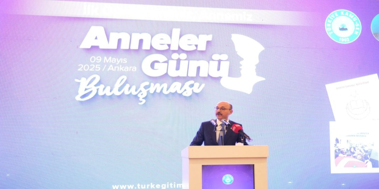 Türk Eğitim Sen'den "İlk Öğretmenimiz Annemiz" Anneler Günü Programı