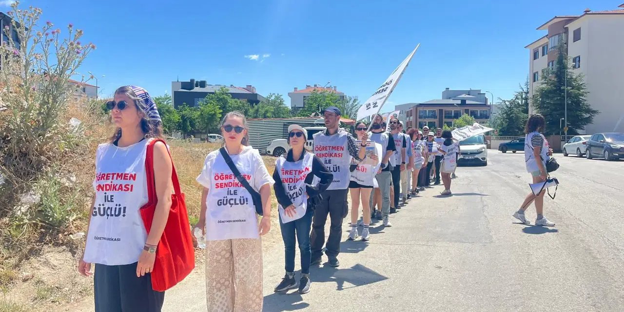 Özel sektör öğretmenleri yürüyüşün altıncı gününde: Hedef TBMM