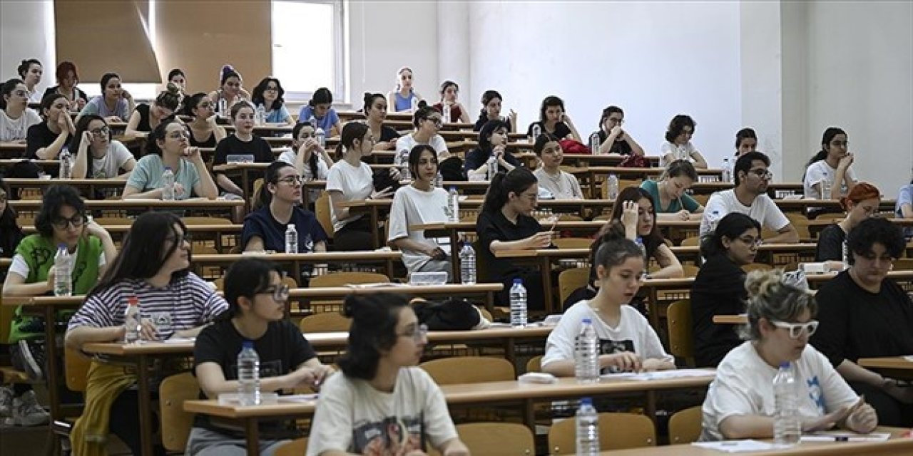 Eksi netle üniversite: Aralarında burs kazananlar da var!