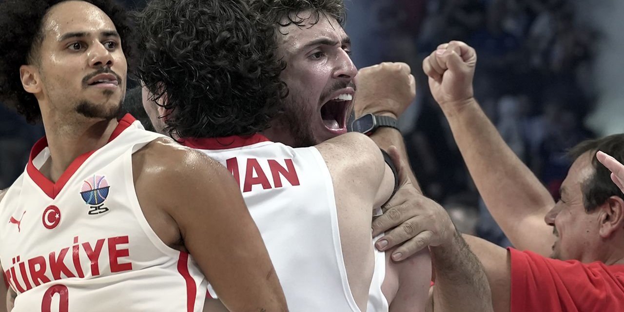 12 Dev Adam, EuroBasket'te bir kez daha yarı finalde!