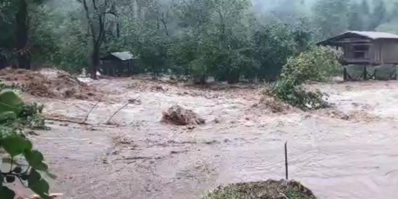 Karadeniz'i Sel Vurdu: Rize, Giresun, Artvin..