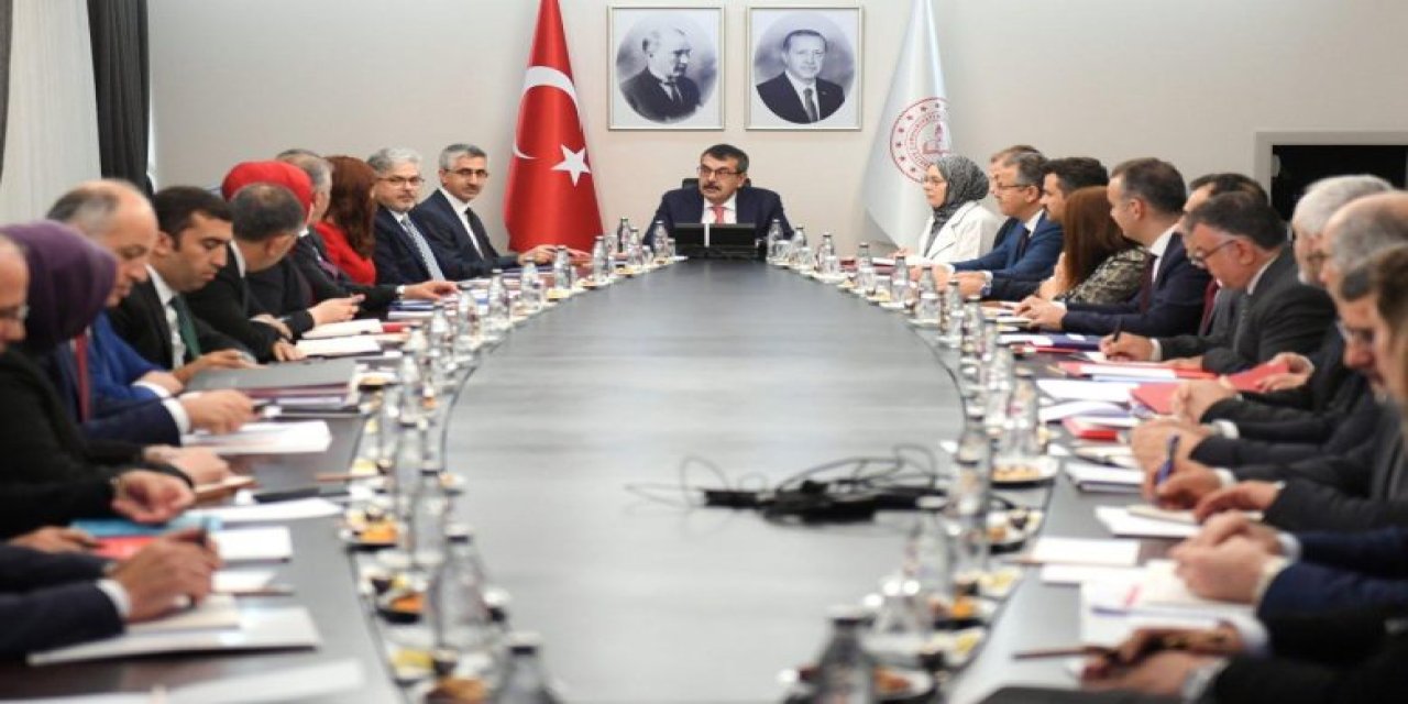 Yusuf Tekin’den Cunda Zirvesi: Maarif Modeli ve Görev Değişiklikleri Gündemde