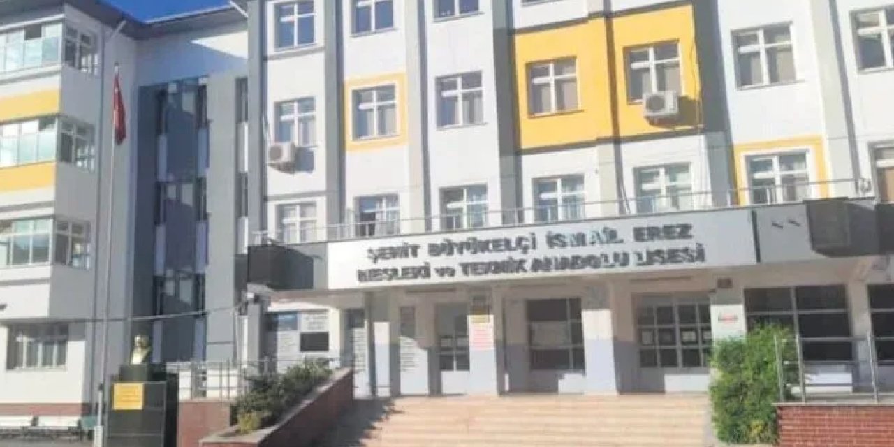 Lisede Skandal! Öğrencileri Süründüren Öğretmene Darp Raporlu Suç Duyurusu