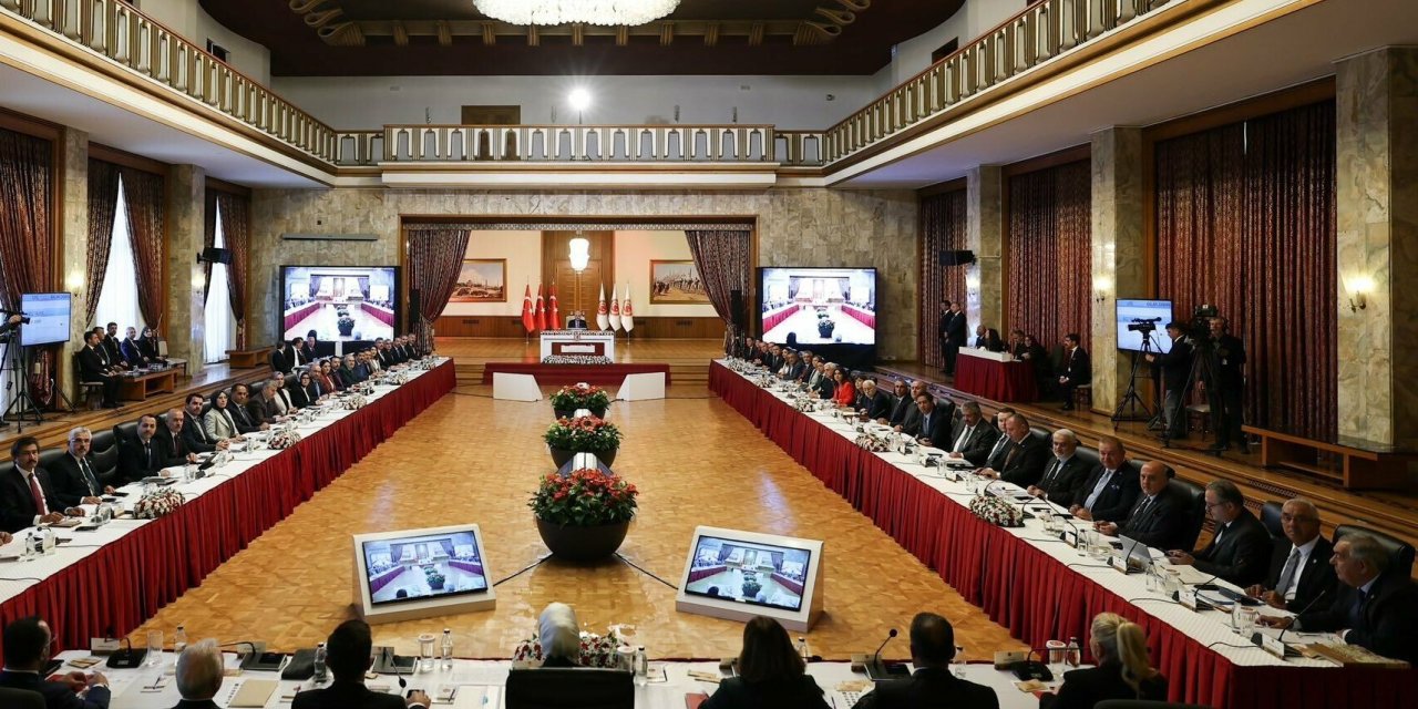 Meclis’te Tarihi Karar: Terörsüz Türkiye Komisyonu İmralı’ya Gidiyor! CHP ve YRP Katılmıyor