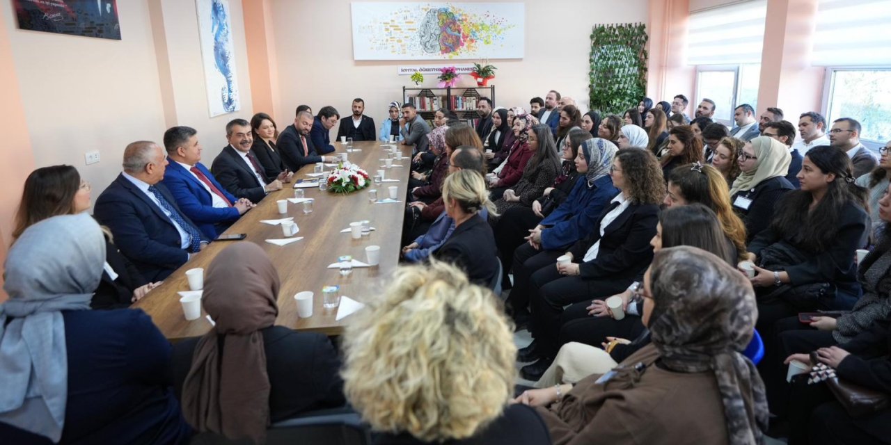 2026 Uzman ve Başöğretmenlik Süreci Başladı: Başvuru Takvimi ve Tüm Detaylar Açıklandı