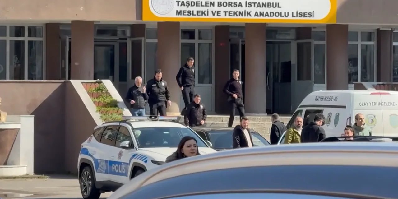 İstanbul’da lisede bıçaklı saldırı: 2 öğretmen ve 1 öğrenci yaralandı