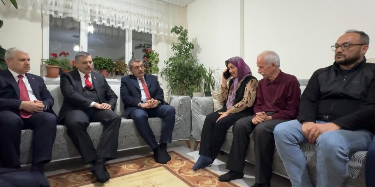 Bakanlar Tekin ve Çiftçi’den taziye ziyareti: Fatma Nur Çelik’in ailesine başsağlığı