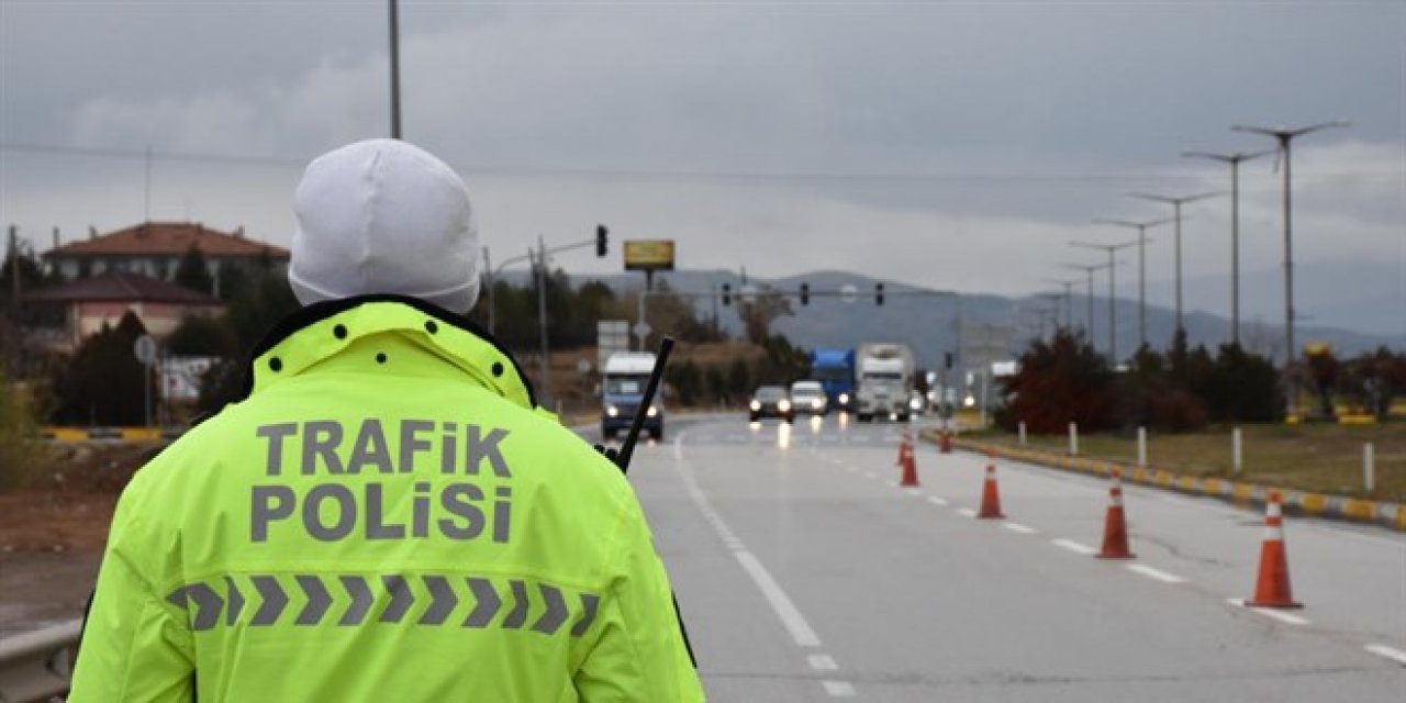 Vatandaşı rahatlatacak maddeler: Trafik yönetmeliği yenileniyor