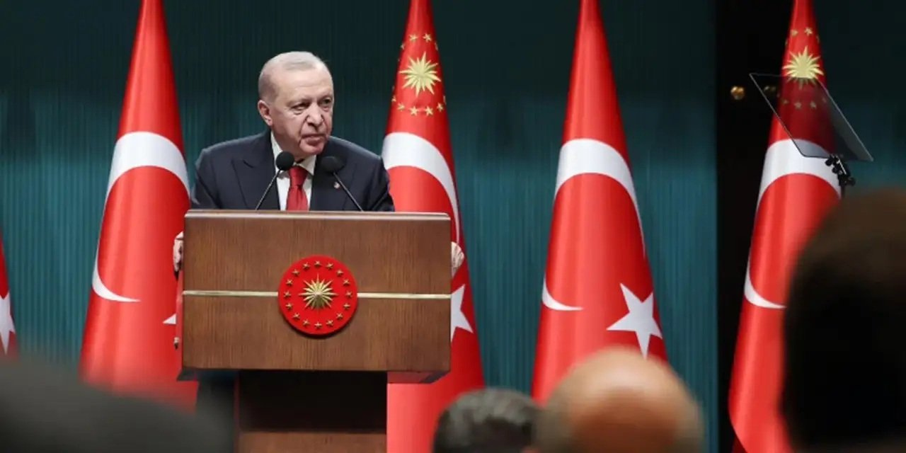 Cumhurbaşkanı Erdoğan Açıkladı: Öğretmenlere ve Okul İdarecilerine Eğitim Geliyor