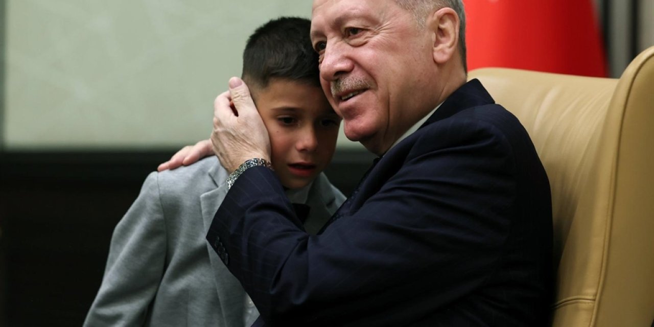 Külliye’de duygusal 23 Nisan: Erdoğan’dan küçük Mutlucan’a anlamlı destek