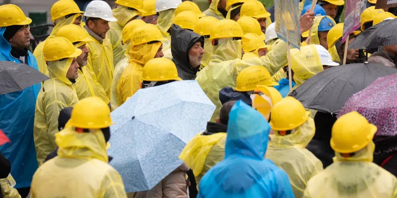 Madencilerin 9 günlük eylemi bakanlıkların devreye girmesiyle bitti