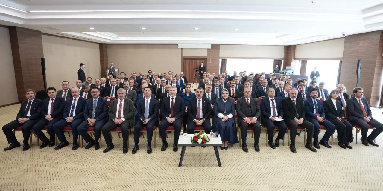 Bakan Tekin 81 İl Milli Eğitim Müdürüyle Ankara'da Bir Araya Geldi