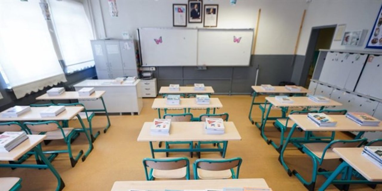 Okullarda yeni dönem: Müfredat ve ders kitapları d