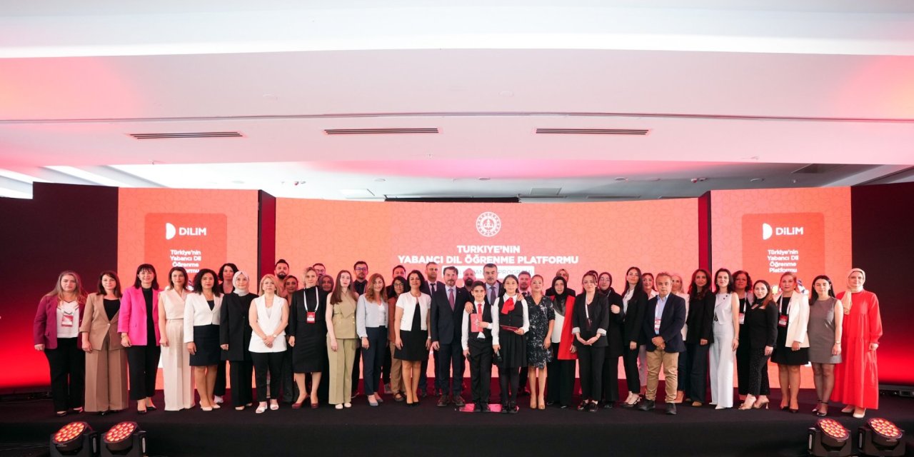 Bakan Tekin, Türkiye’nin Yabancı Dil Öğrenme Platformu DİLİM’in Tanıtım Programına Katıldı