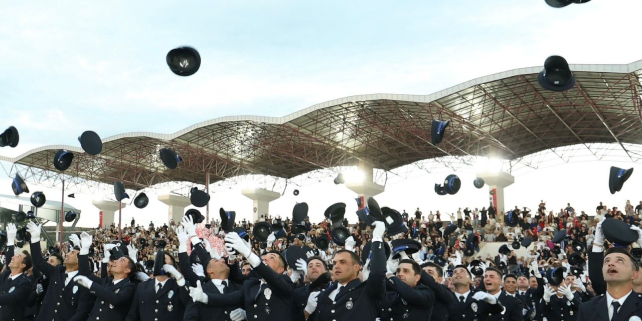 13 Bin 610 Genç Polis Emniyet Teşkilatına Katıldı: Bakan Çiftçi’den “Huzurun Yüzyılı” Mesajı
