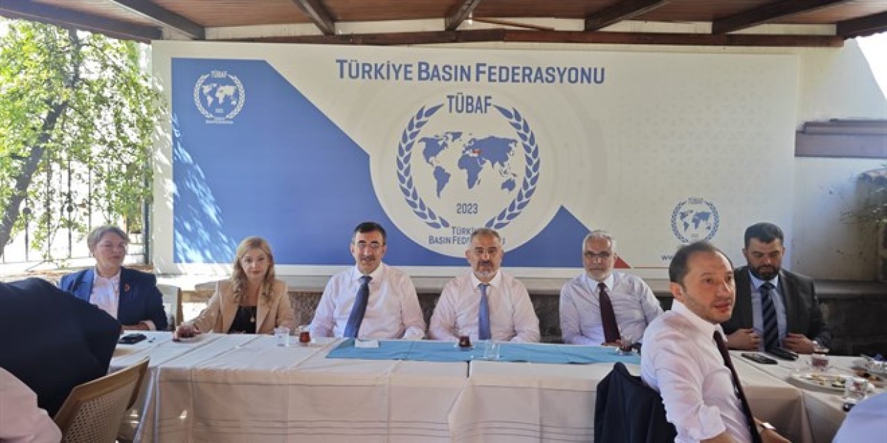 Cevdet Yılmaz'dan Memur ve Emekliye Ek Zam Açıklaması: "Enflasyon Farkını Maaşlara Yansıtıyoruz"