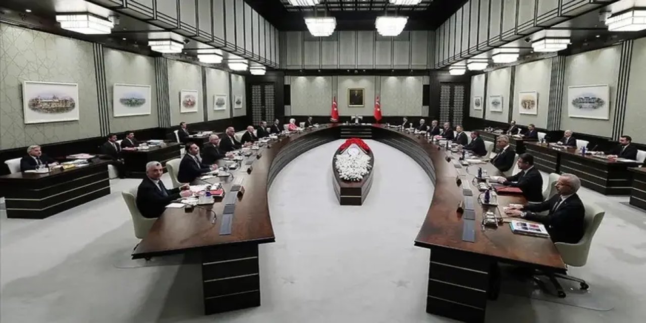 Sinan Burhan'dan Kabinede Değişiklik İddiası: “3 ila 5 Bakanın Görev Değişimi Olabilir”