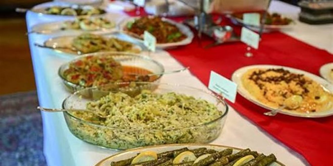 NATO Zirvesi'nde Türk Mutfağı Şovu: 2 Bin 500 Gazeteciye Çeşminigar'dan Muhammaraya Zengin Sofra