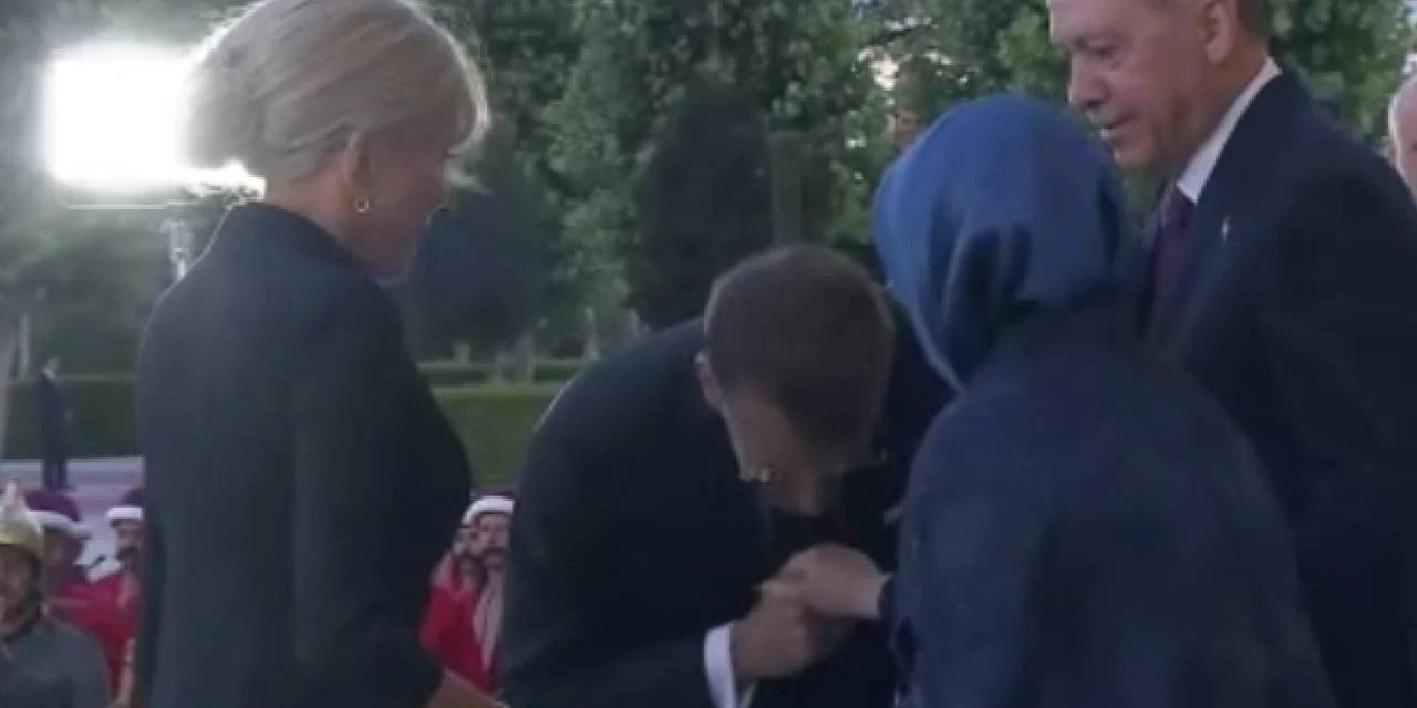 Beştepe'de Dikkat Çeken An: Emine Erdoğan, Macron'un El Öpmesine İzin Vermedi