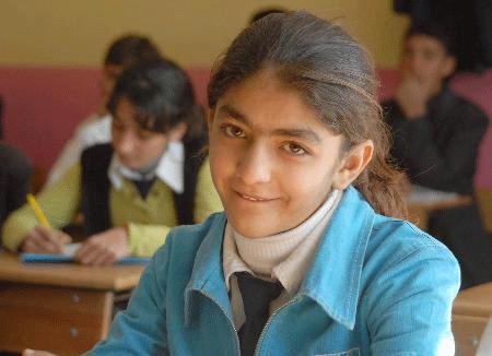 Dilan sayesinde 150 genç okuyor