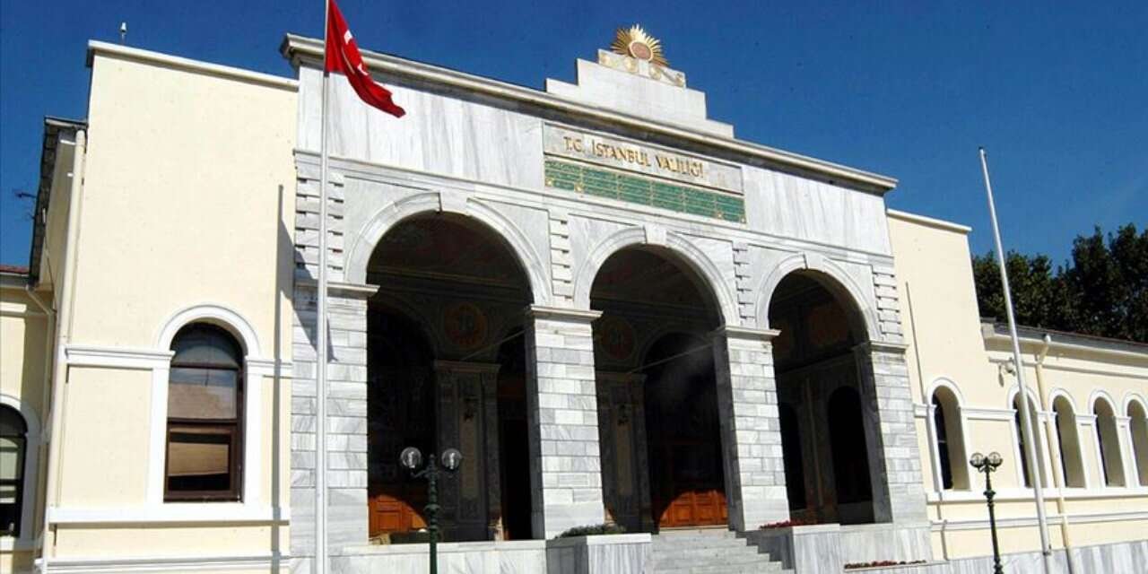 İstanbul Valiliği'nden Tüm Okullara Cuma Kılınabilecek Mescit Talimatı