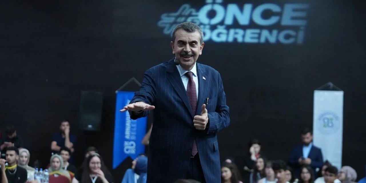 Bakan Tekin'den yeni sınav sistemi uyarısı: "Eski soru bankaları artık yok"