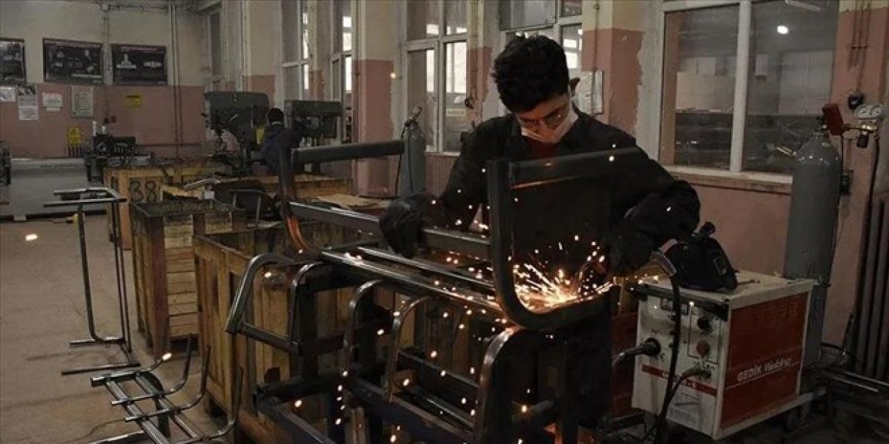 Meslek lisesi mezunu mühendisten fazla kazanıyor! Sektörden çarpıcı açıklama