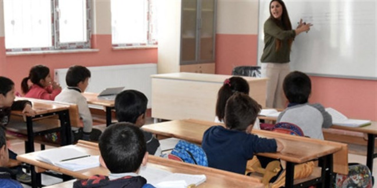 Norm fazlası öğretmene branş değişikliği kapısı: Akademi'de eğitim şartı geldi