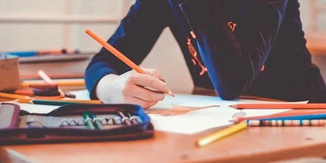 Genelge yasakladı, veliden hâlâ isteniyor: Kaynak kitap çıkmazı