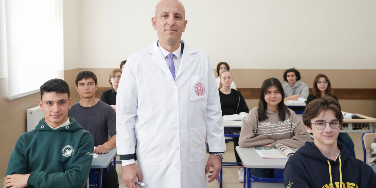 MEB 2026 Uzman Öğretmenlik ve Başöğretmenlik Başvurularını Başlattı! İşte Tarihler ve Tüm Detaylar
