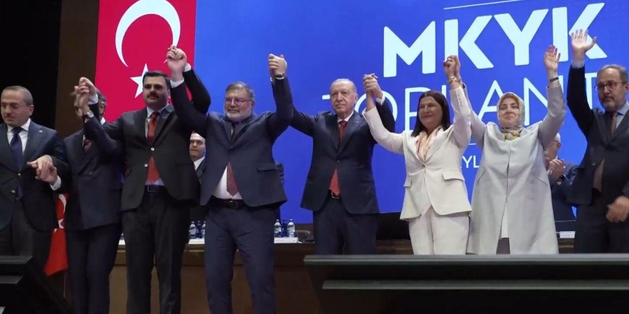 Rozetleri Erdoğan Taktı: 4 Belediye Başkanı AK Parti'ye Katıldı