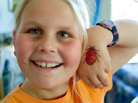 Sahte dövme gerçeği kadar tehlikeli