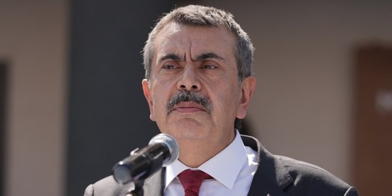Bakan Tekin'den Ailelere Çağrı: "Çocukların Kiminle Yazıştığı Takip Edilmeli"