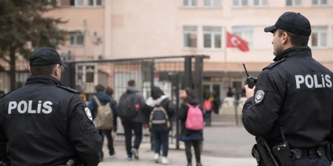 Okul Tuvaletinde Tabanca Bulundu: Silah İdareciye Ait Çıktı