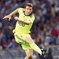 Josico Yıldırım'ı bombaladı